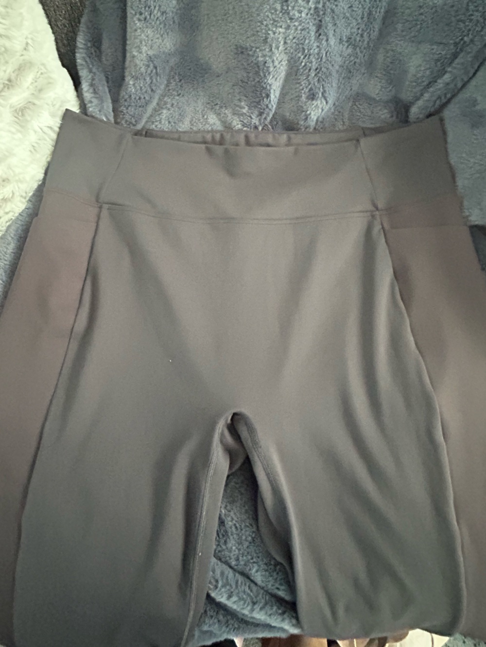 Honeylove Pocket Leggings in Charcoal Gray